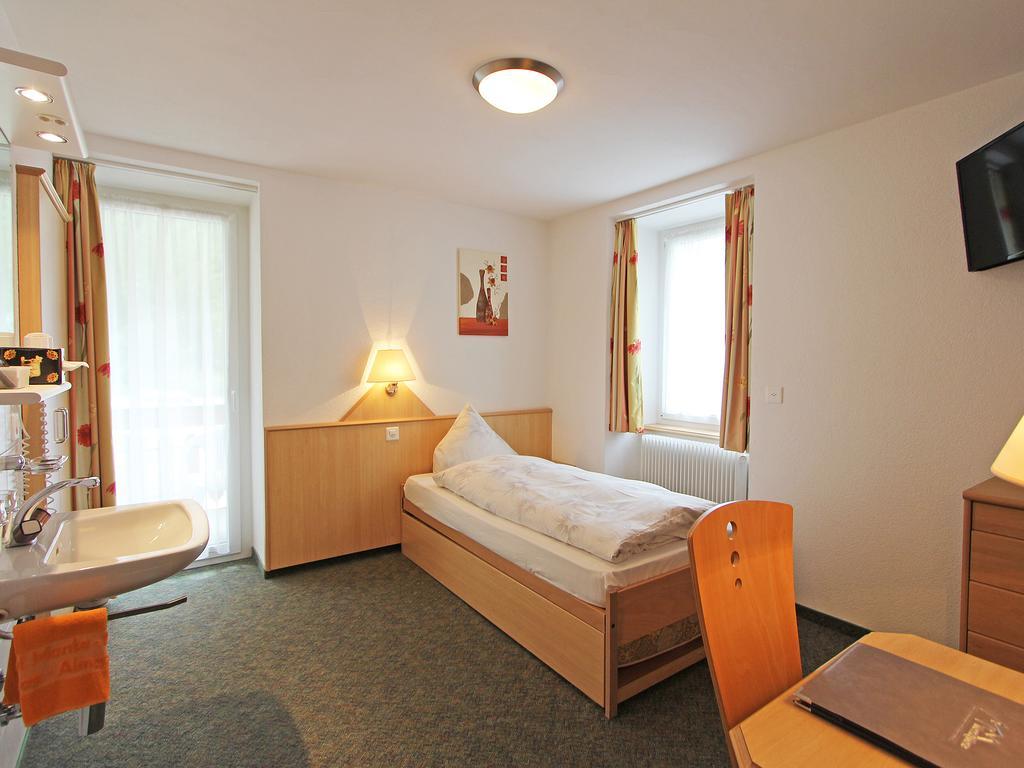 Hotel Monte-Moro Saas-Almagell ห้อง รูปภาพ